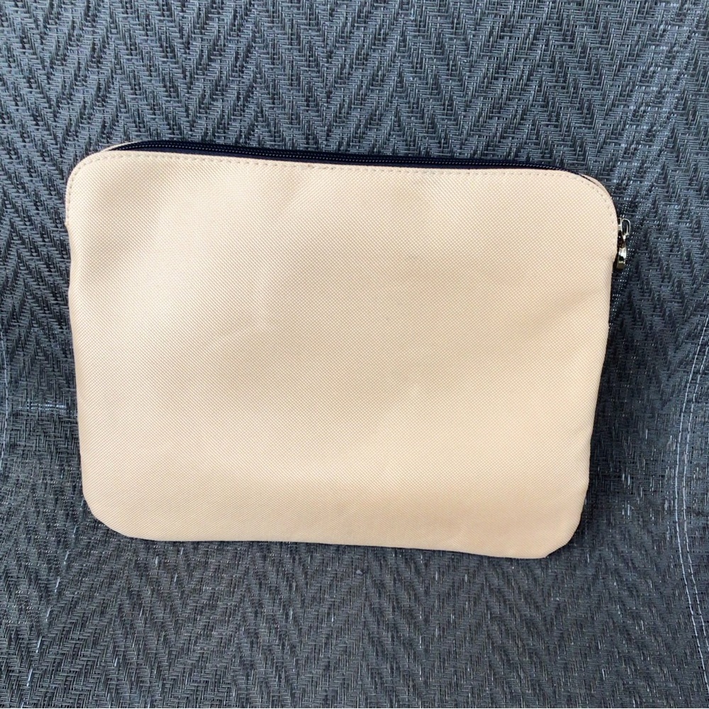❌SOLD❌Bulgari for Alitalia Tan/Black Nylon Cosmetics Case - Picture 2 of 4
